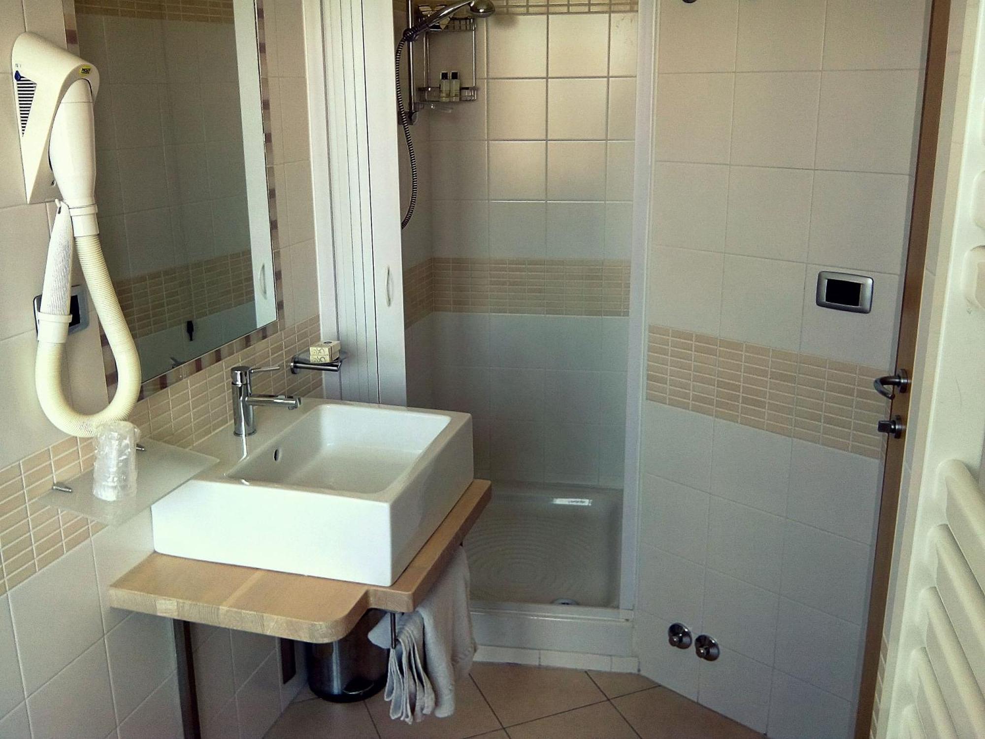 Hotel Conte Ruggero Serra San Bruno Room photo