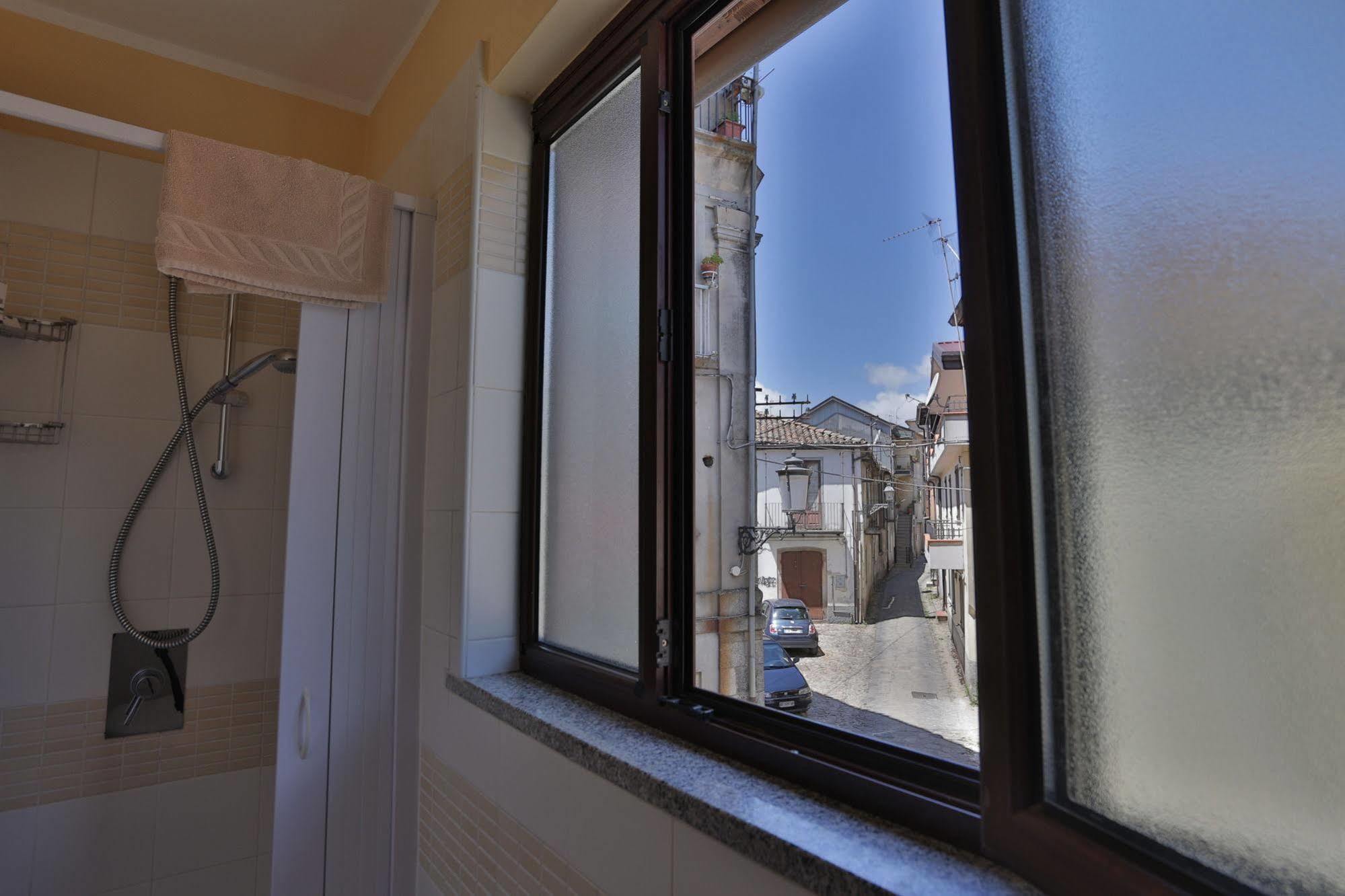 Hotel Conte Ruggero Serra San Bruno Exterior photo